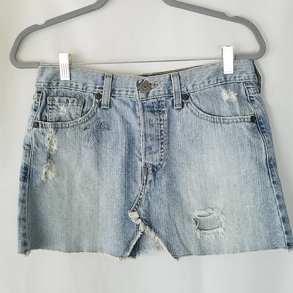 Levis junior 5 jean mini skirt distressed asymmetrical light wash raw hem grunge